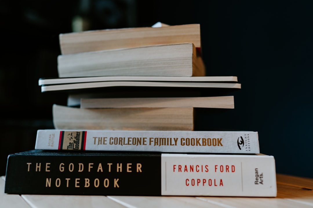 Equipo trabajando en finanzas familiares